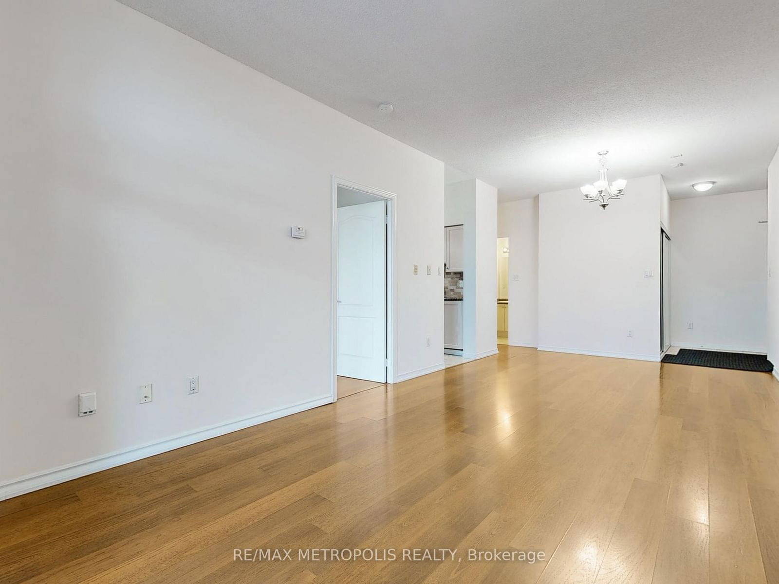 2772 keele St, unit 807 for rent