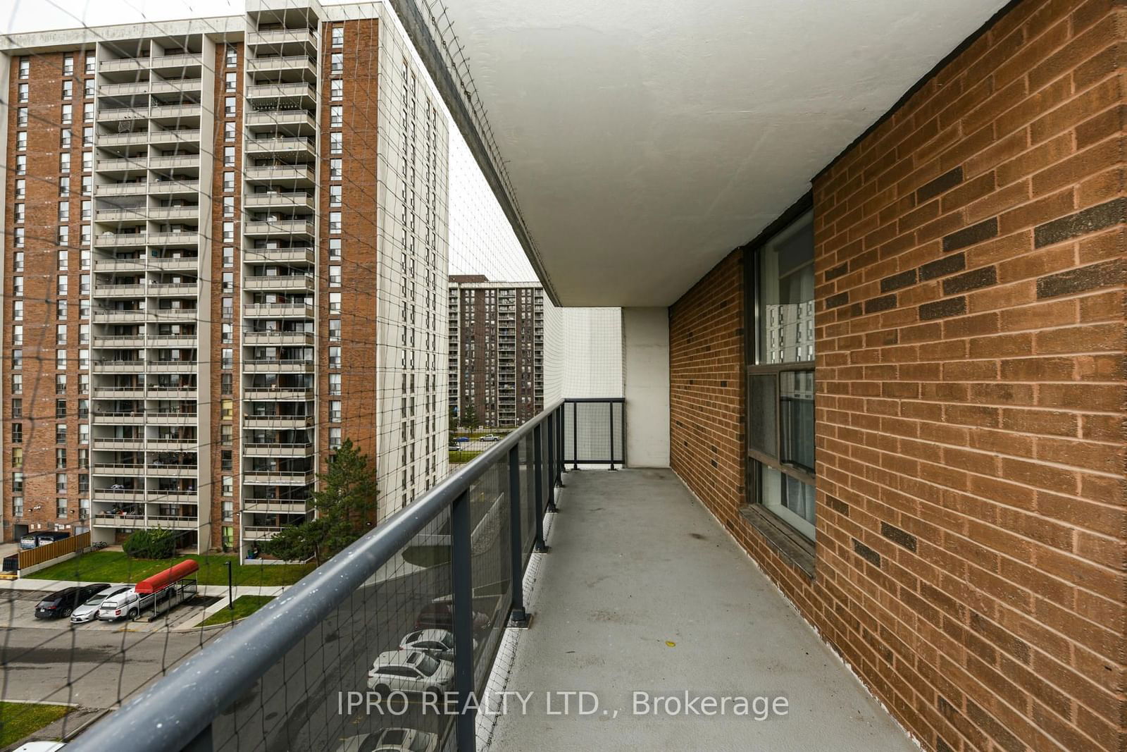 21 Knightsbridge Rd, unit 705 for sale