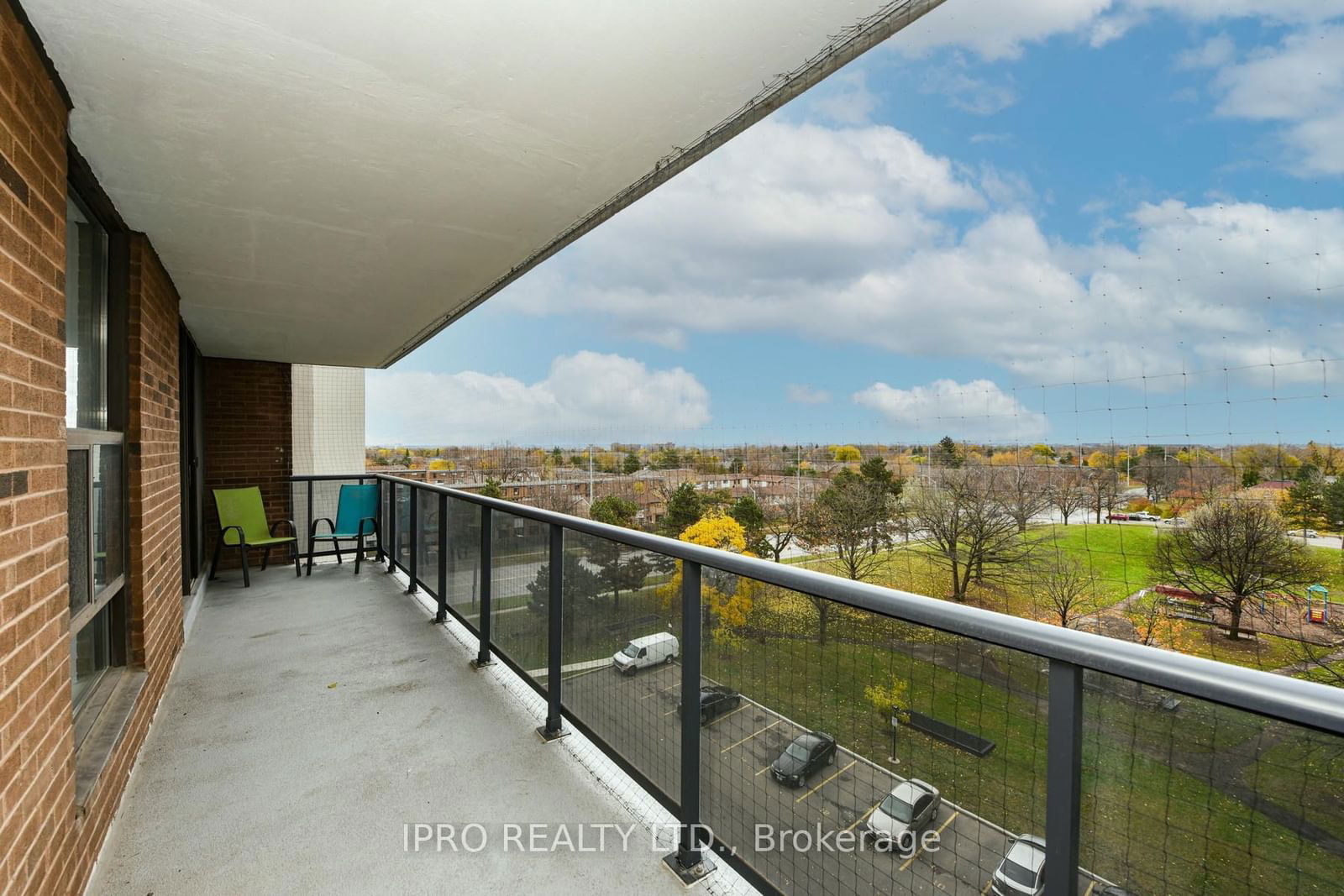 21 Knightsbridge Rd, unit 705 for sale