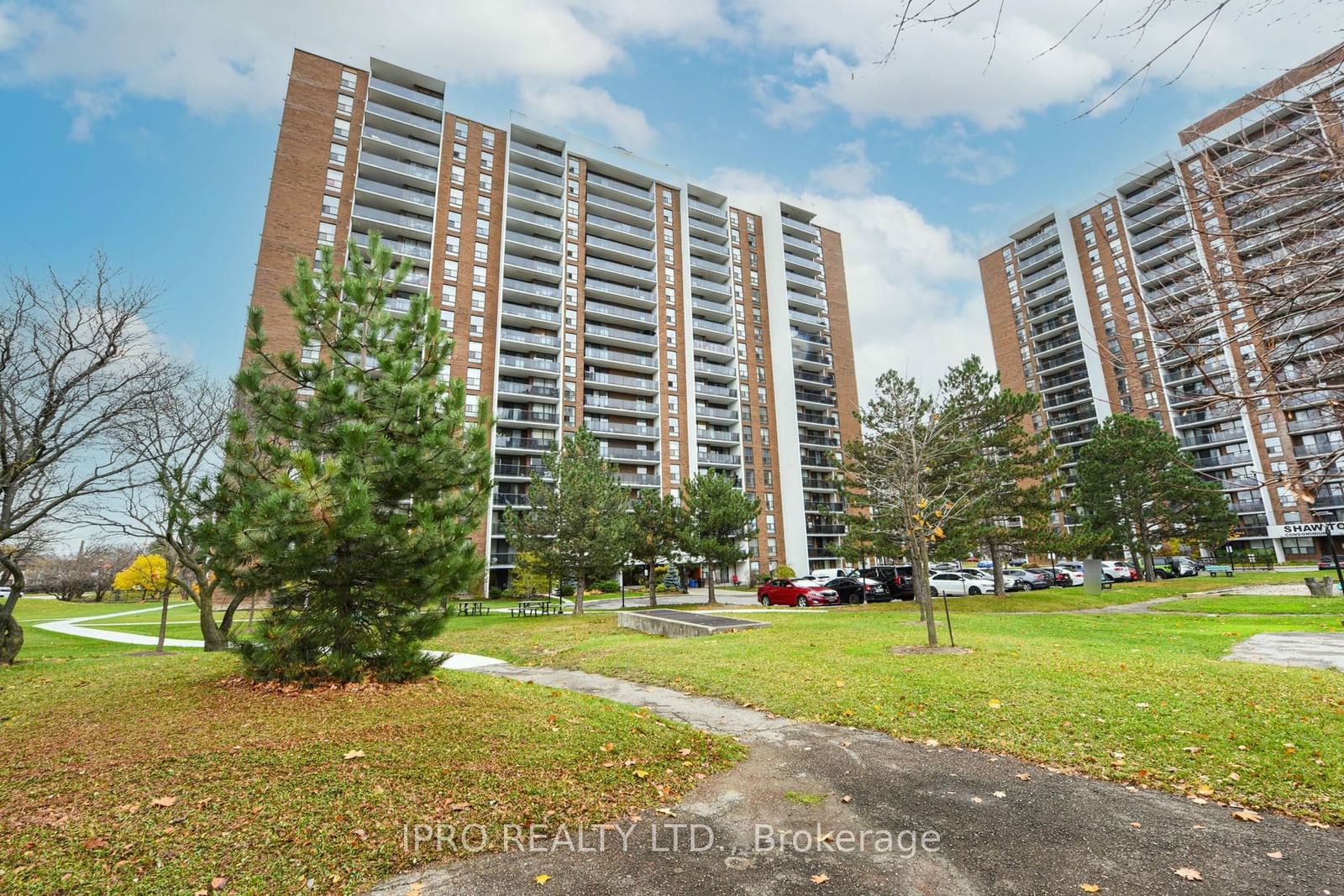 21 Knightsbridge Rd, unit 705 for sale