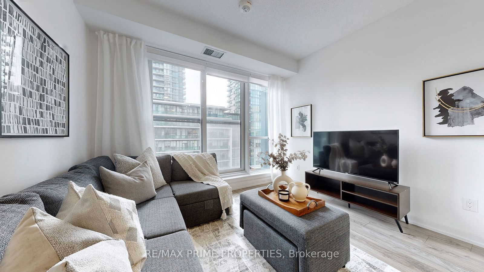 4065 Confederation Pkwy, unit 607 for sale