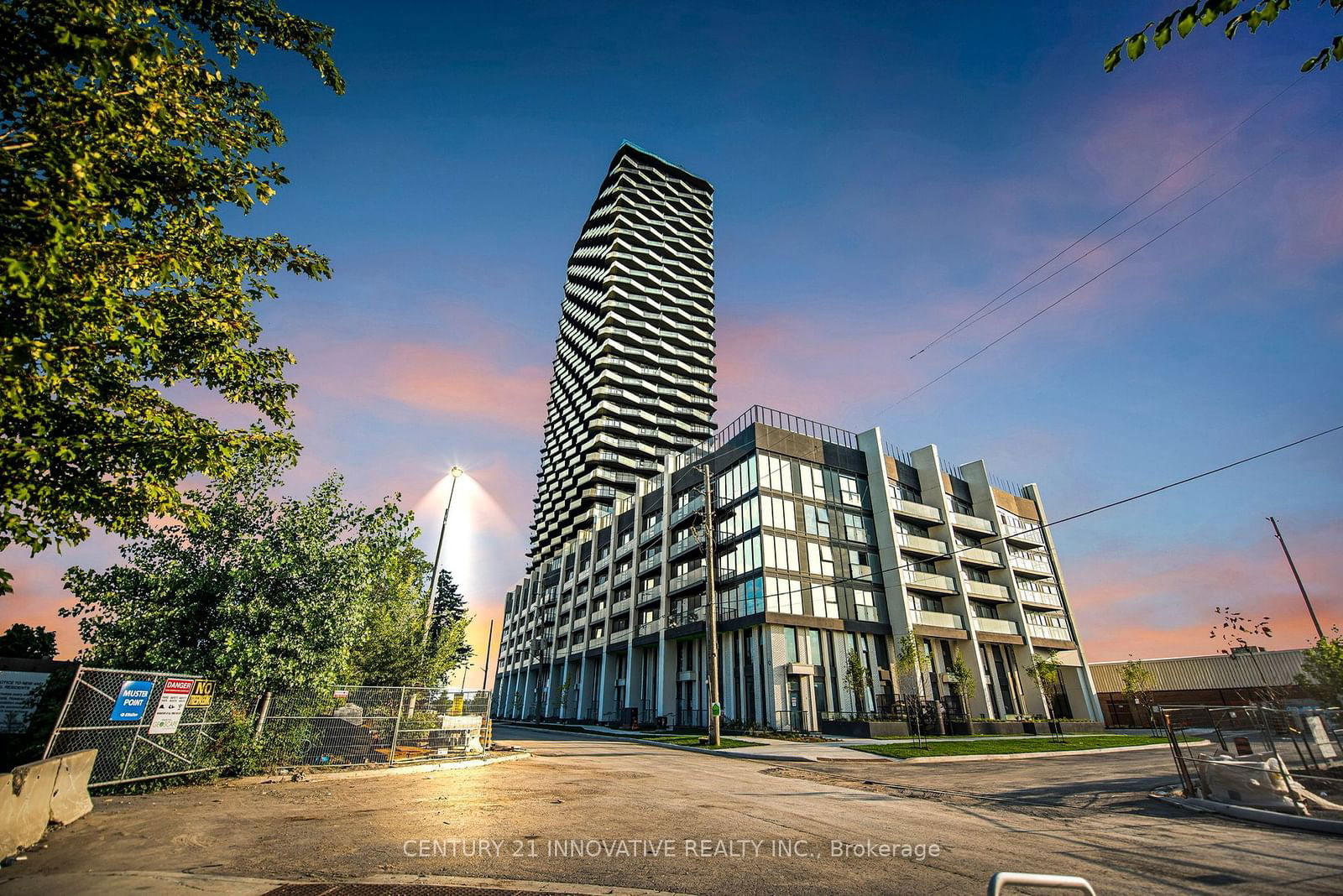 36 Zorra St, unit 1104 for rent