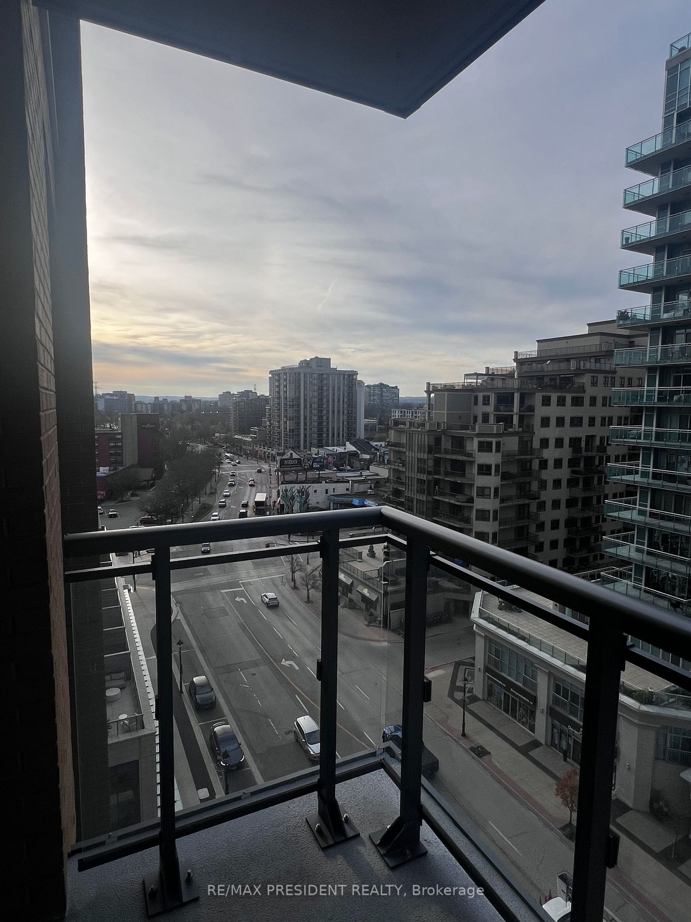 2060 Lakeshore Rd, unit 901A for rent