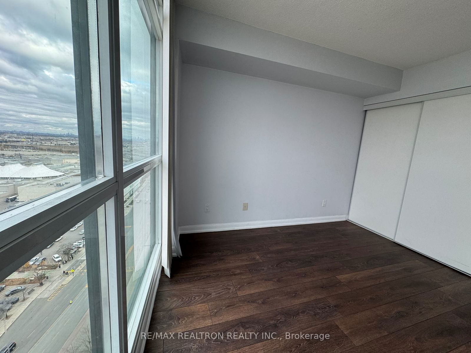 235 Sherway Gardens Rd, unit 2108 for rent