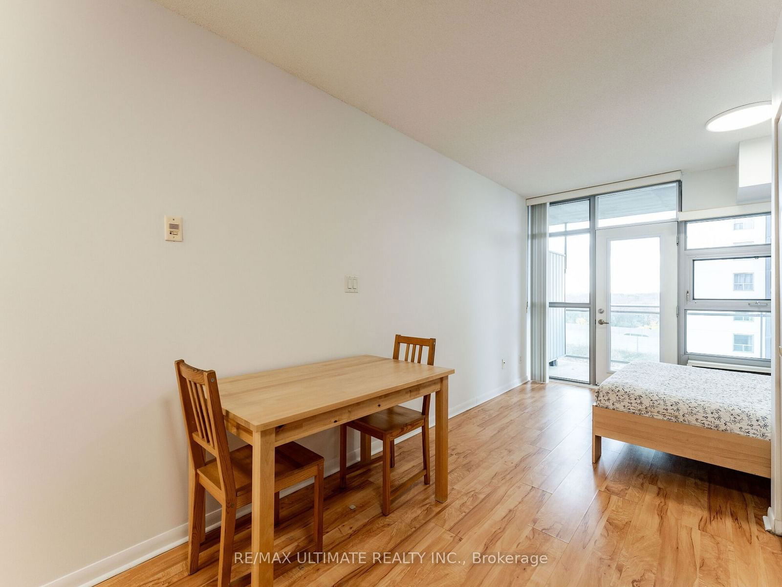 2464 Weston Rd, unit 808 for rent