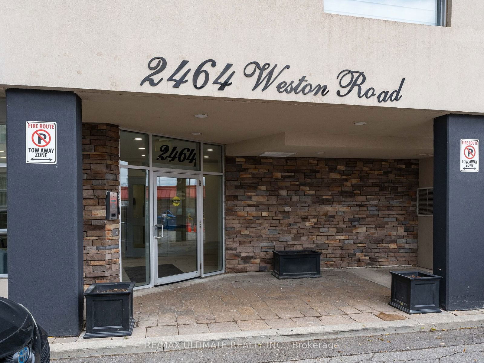 2464 Weston Rd, unit 808 for rent