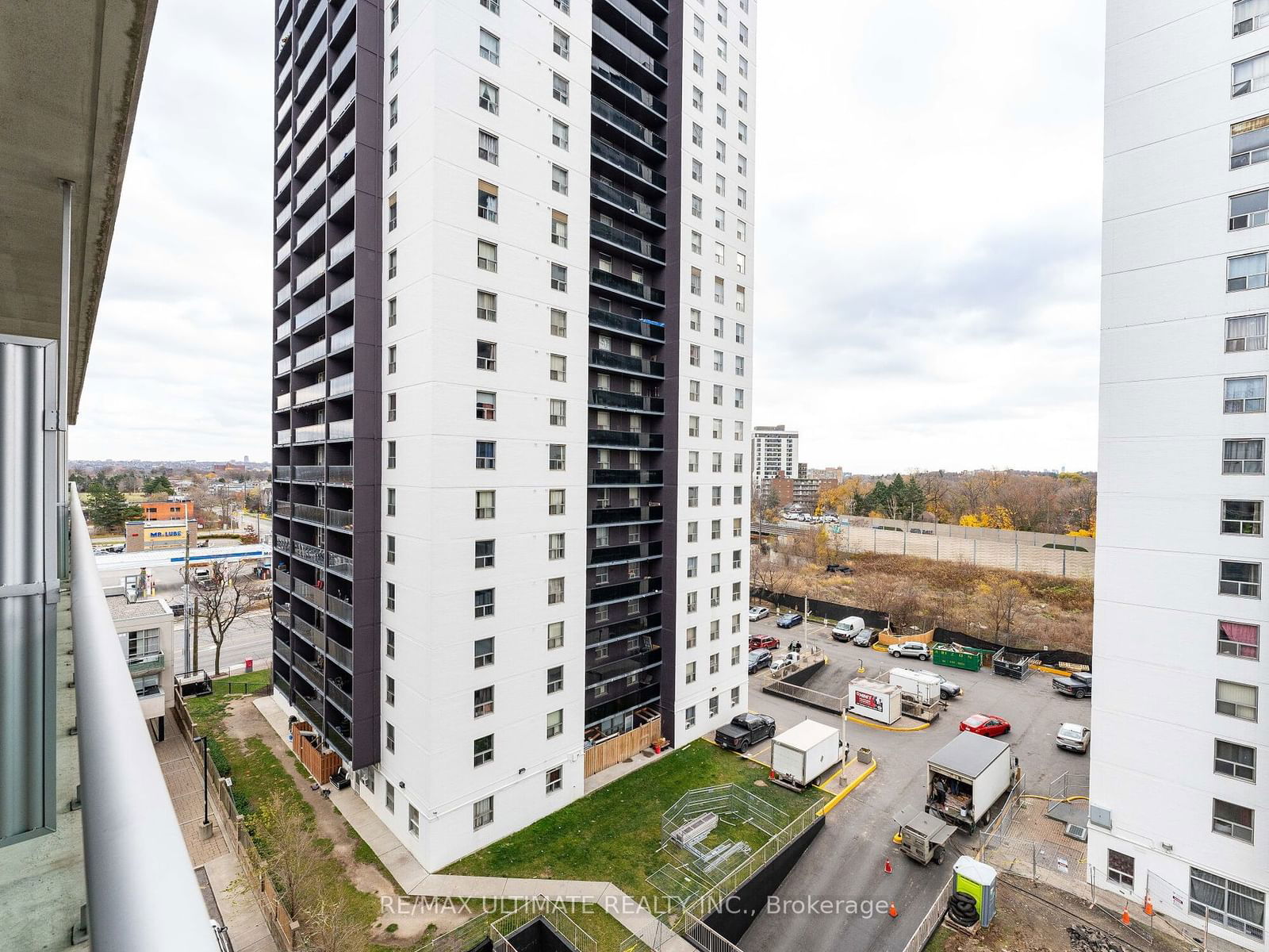 2464 Weston Rd, unit 808 for rent