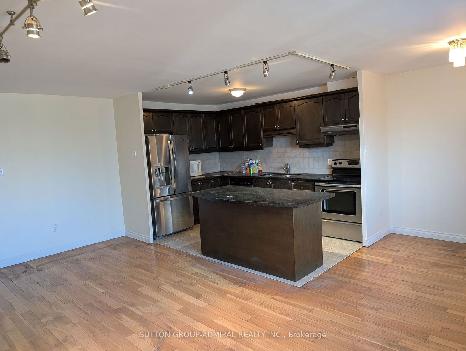 1660 Bloor St, unit 312 for sale