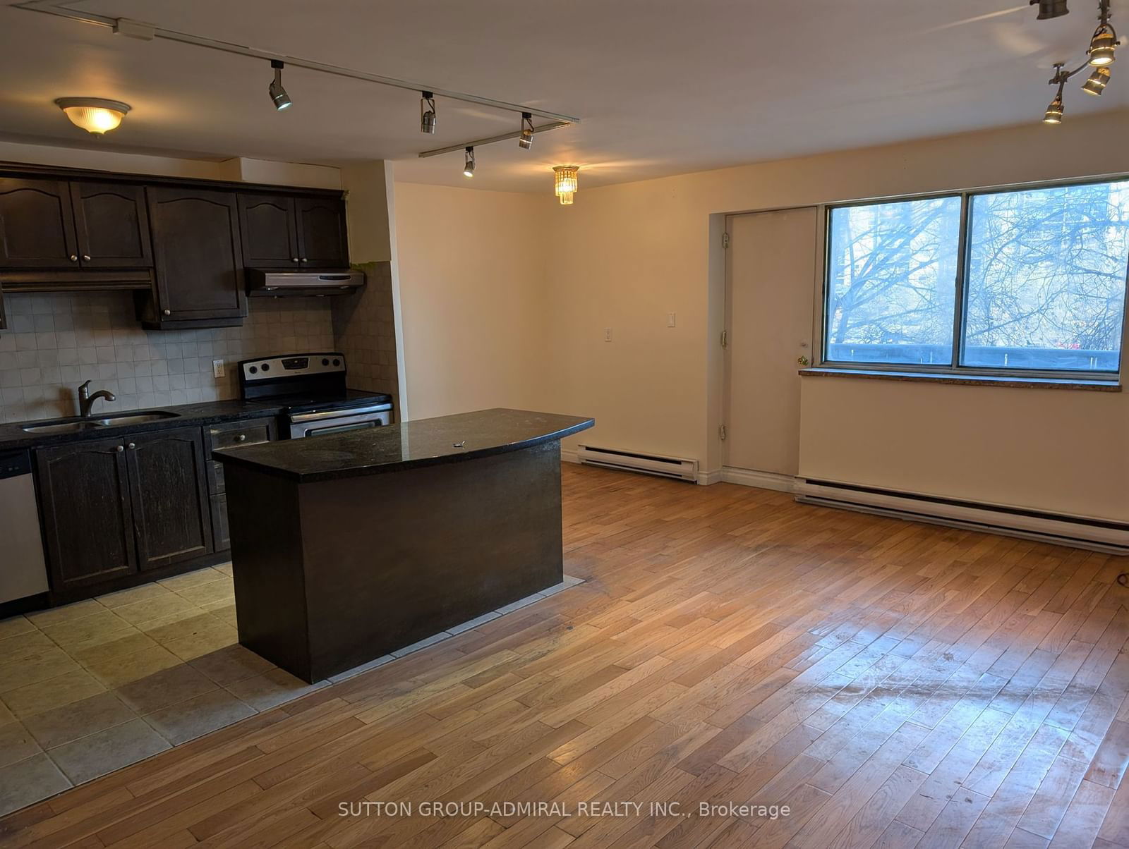 1660 Bloor St, unit 312 for sale