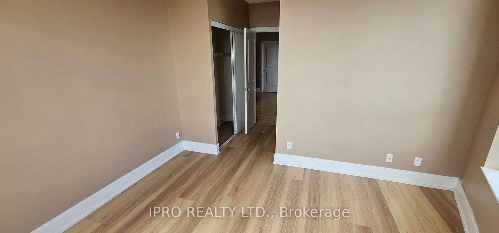 330 Burnhamthorpe Rd W, unit 2309 for rent