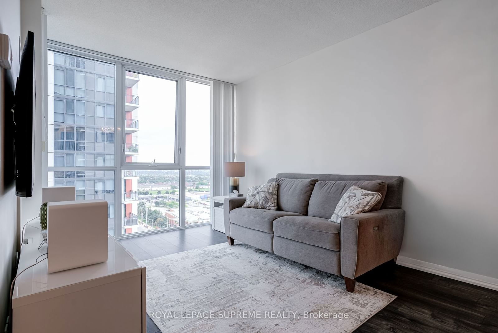 75 Eglinton Ave W, unit 1710 for rent