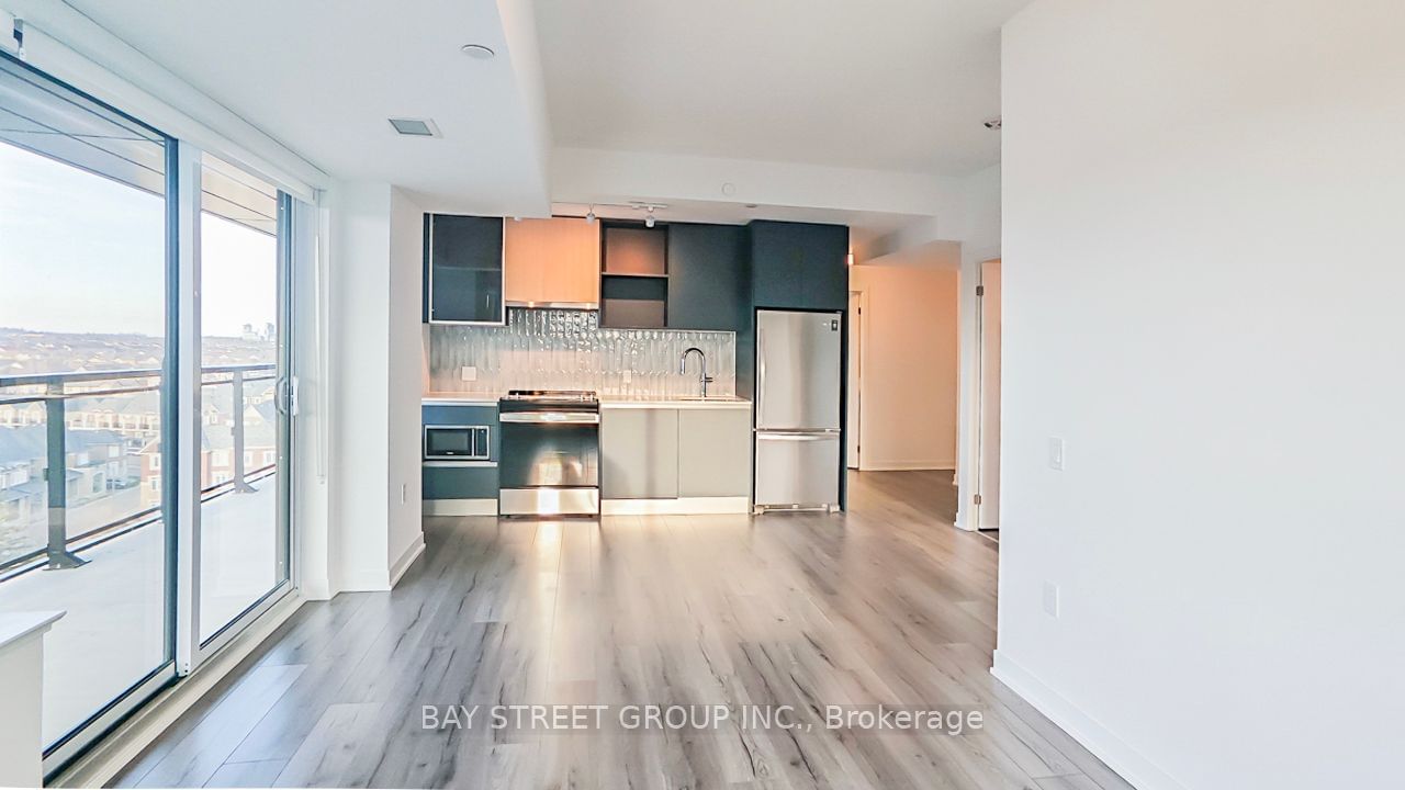 395 Dundas St W, unit 827 for rent