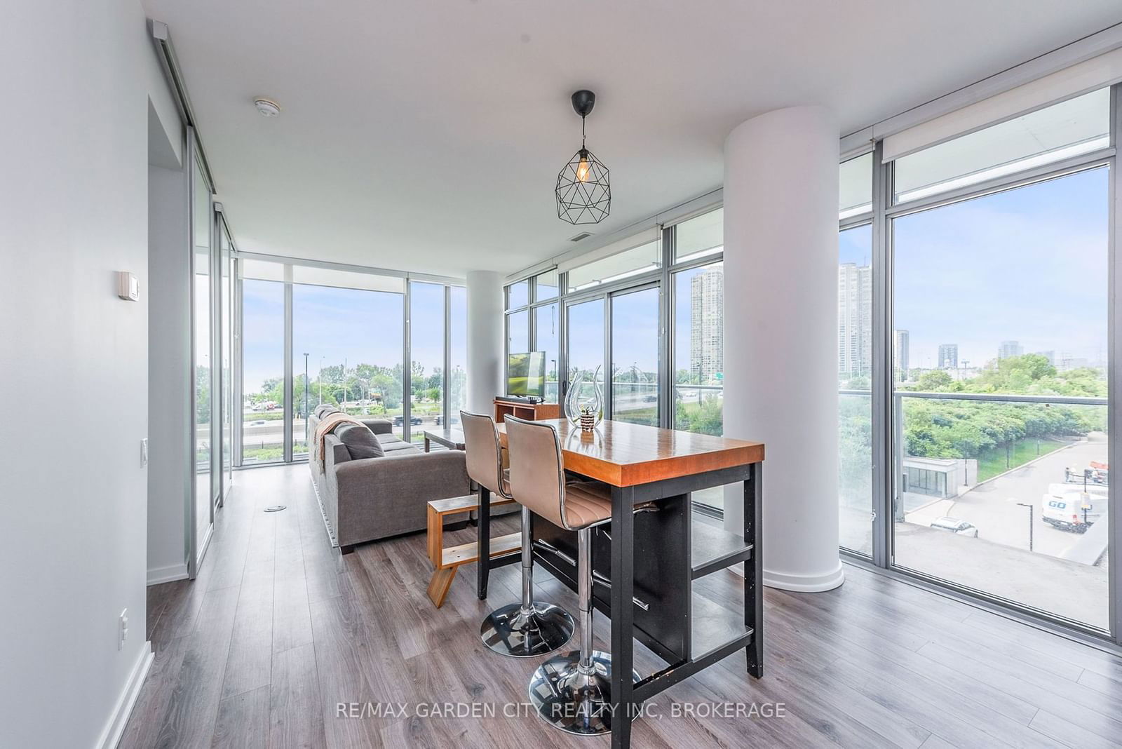 103 The Queensway, unit 405 for sale