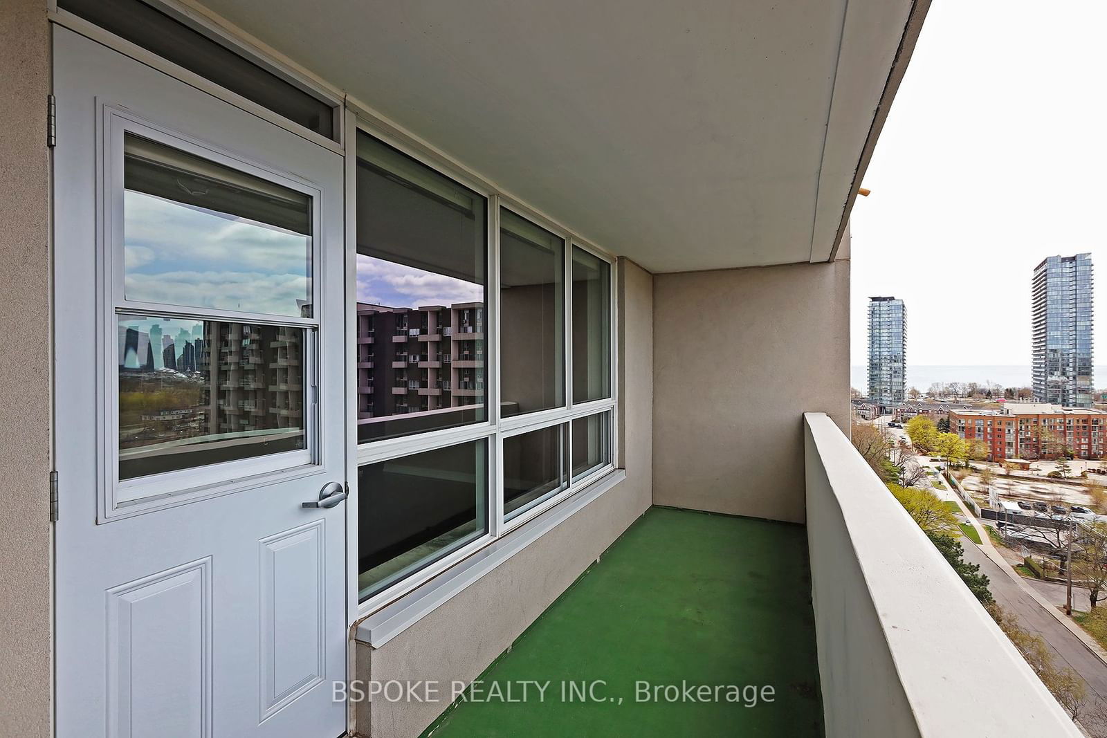 65 Southport St, unit 1501 for rent