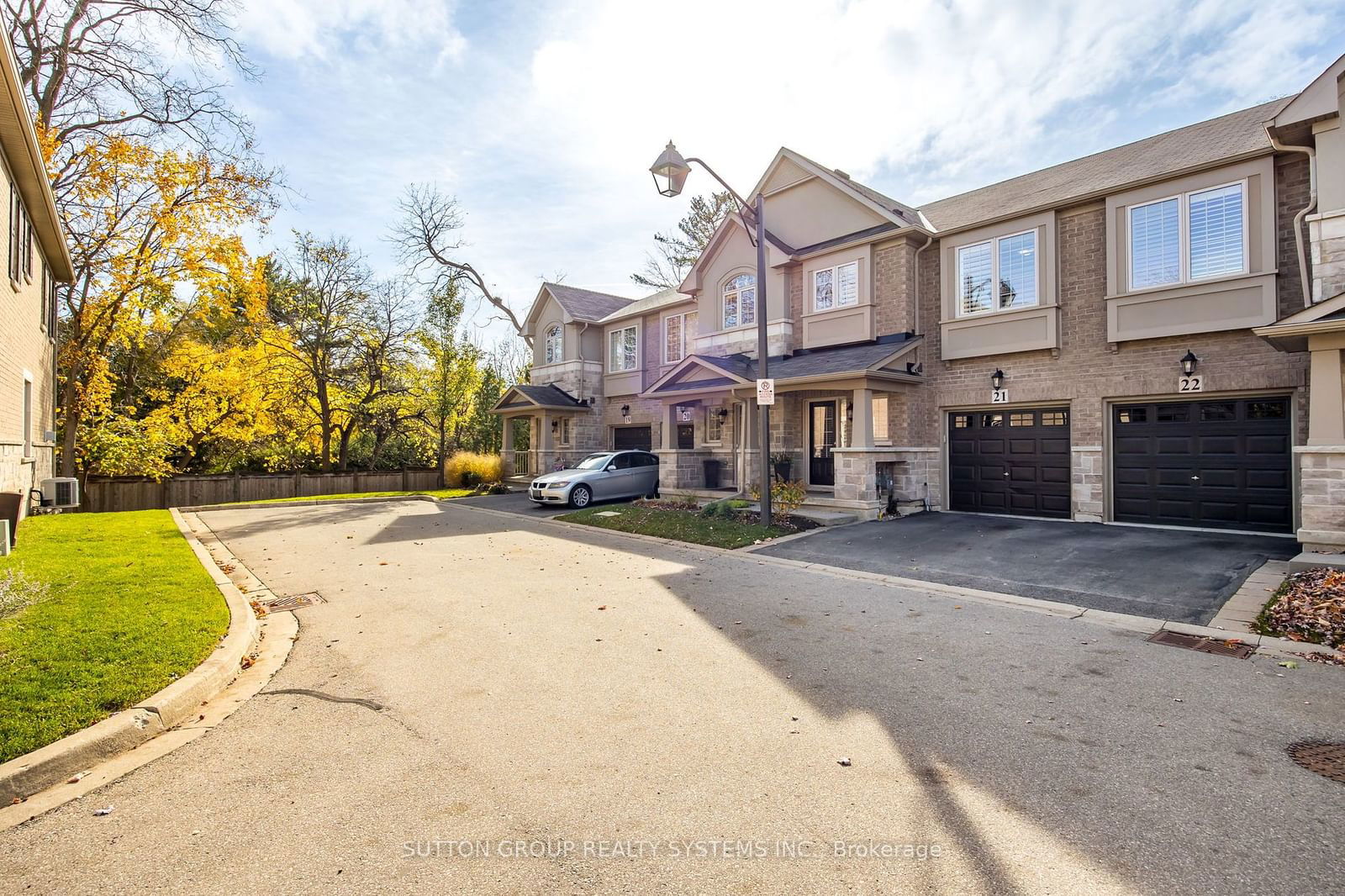 2086 Ghent Avenue Townhomes, Burlington, Toronto