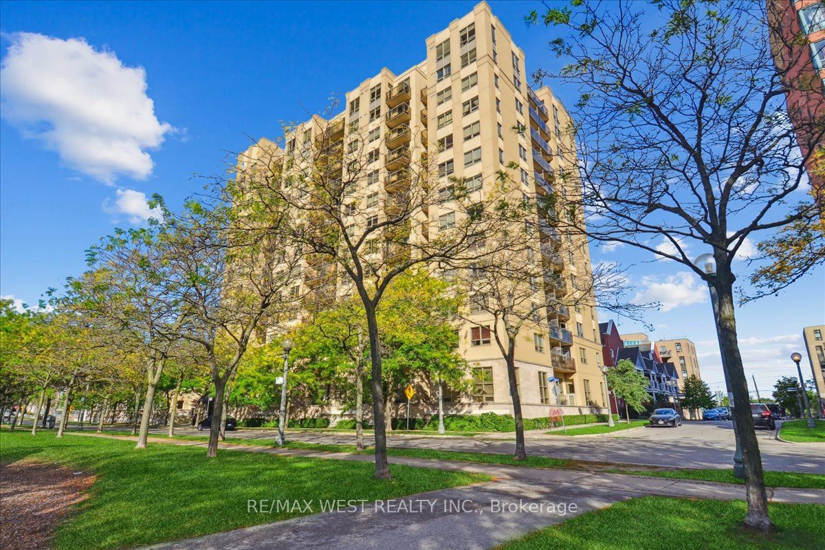 The Wave Condos, Etobicoke, Toronto