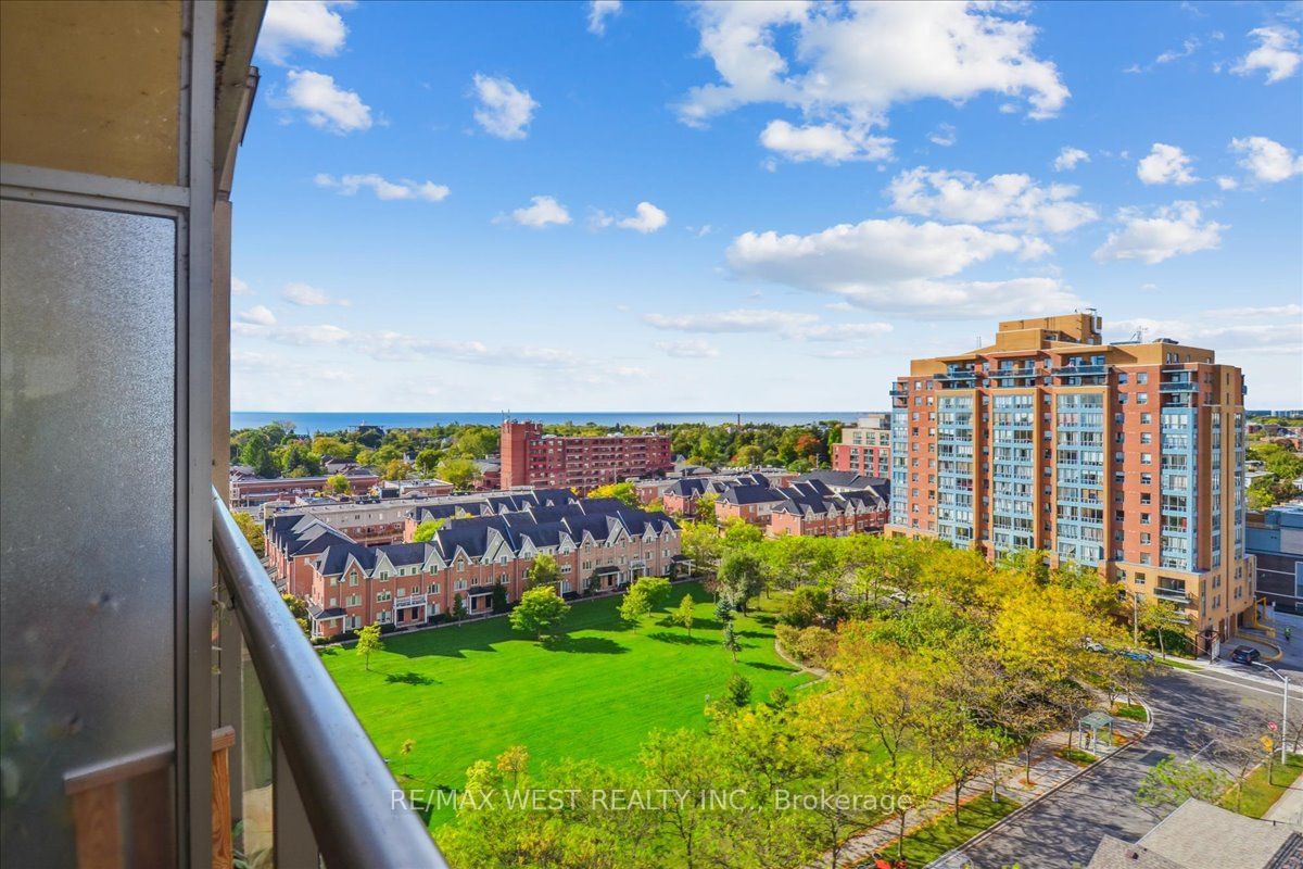 The Wave Condos, Etobicoke, Toronto