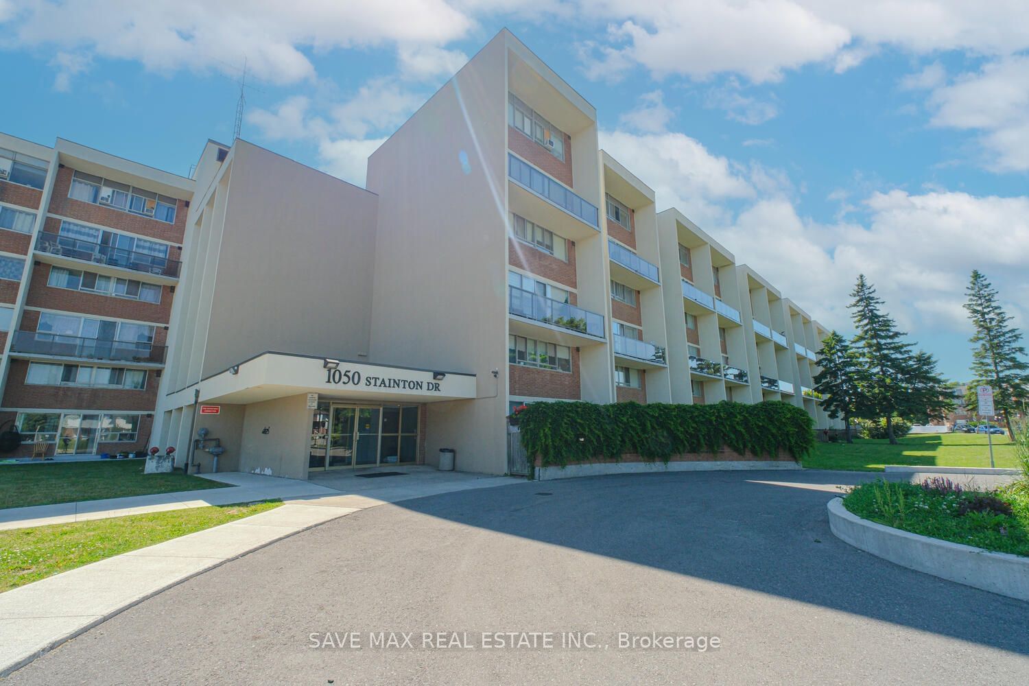 1050 Stainton Dr, unit 322 for sale