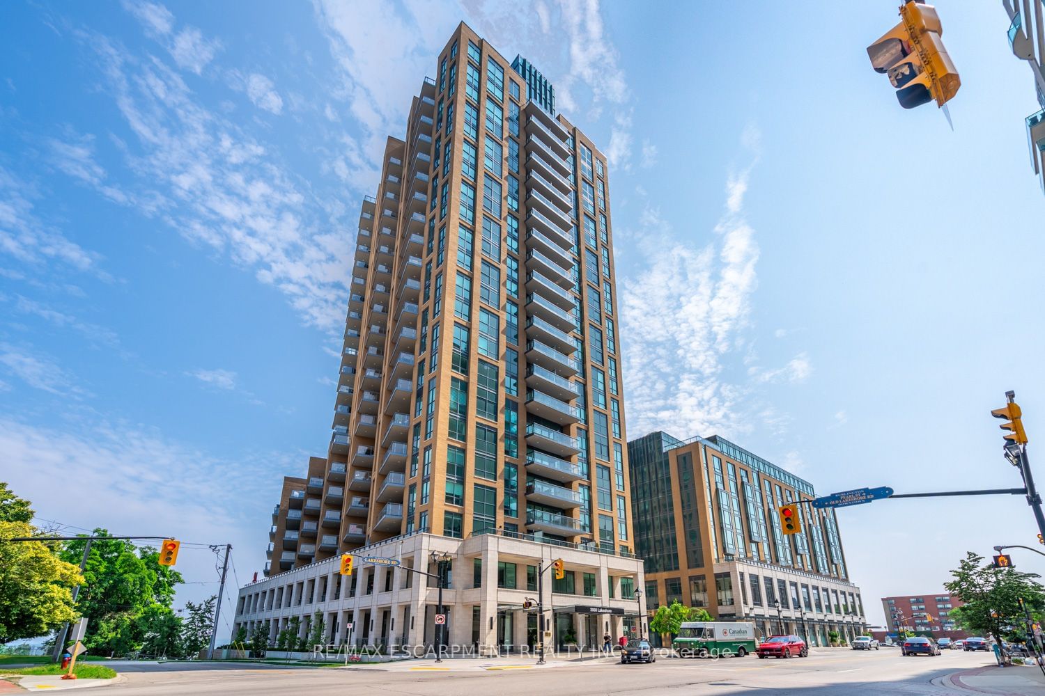 2060 Lakeshore Rd, unit 606 for sale