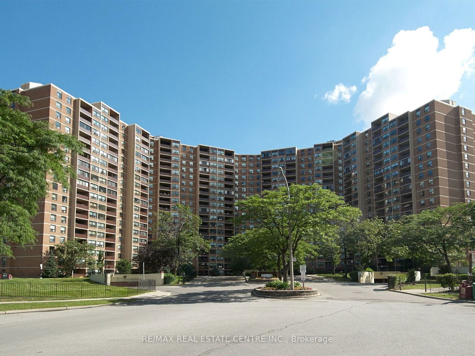 716 The West Mall Rd, unit 1111 for rent