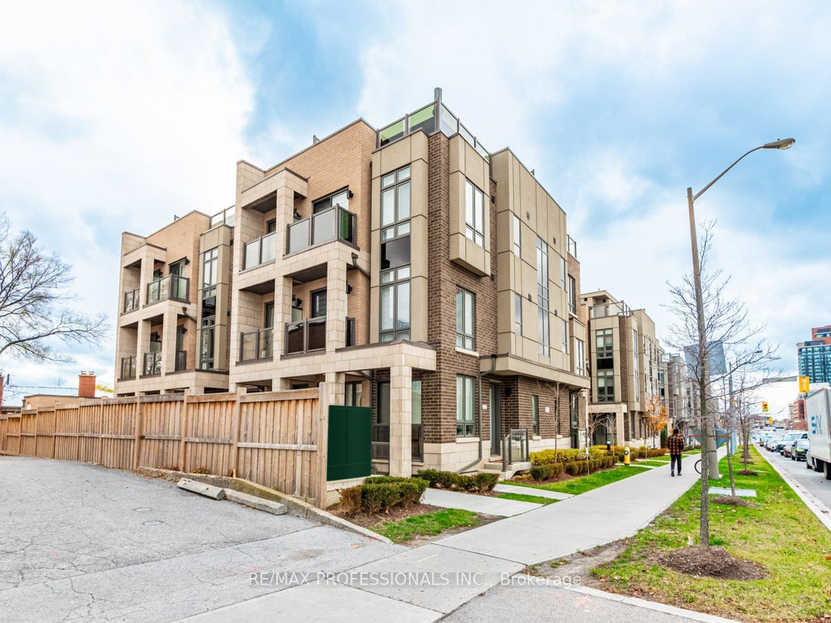 713 Lawrence Ave W, unit 4 for sale