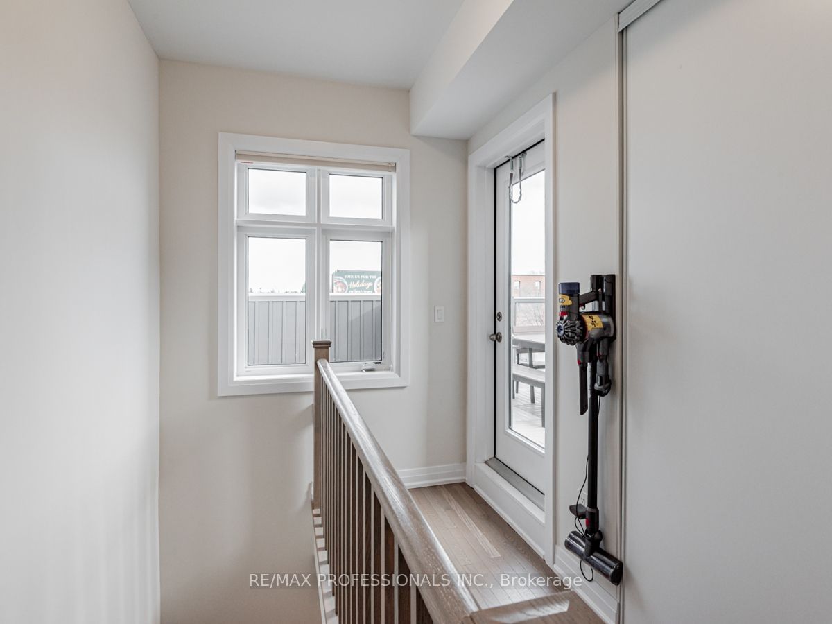 713 Lawrence Ave W, unit 4 for sale