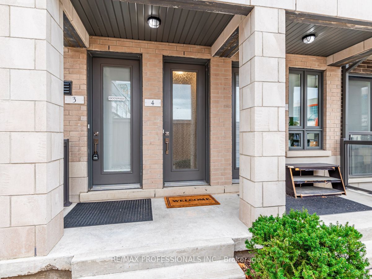 713 Lawrence Ave W, unit 4 for sale