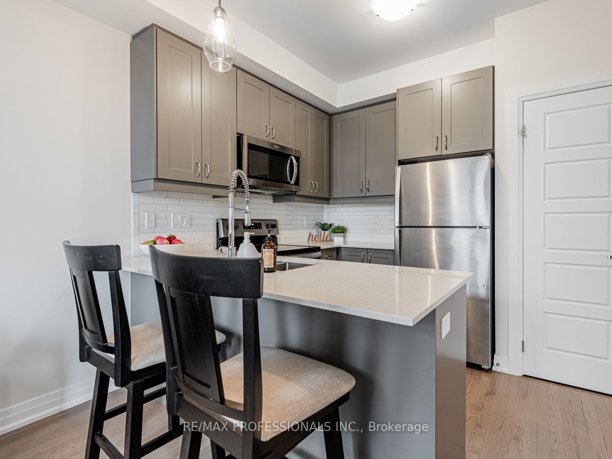 713 Lawrence Ave W, unit 4 for sale