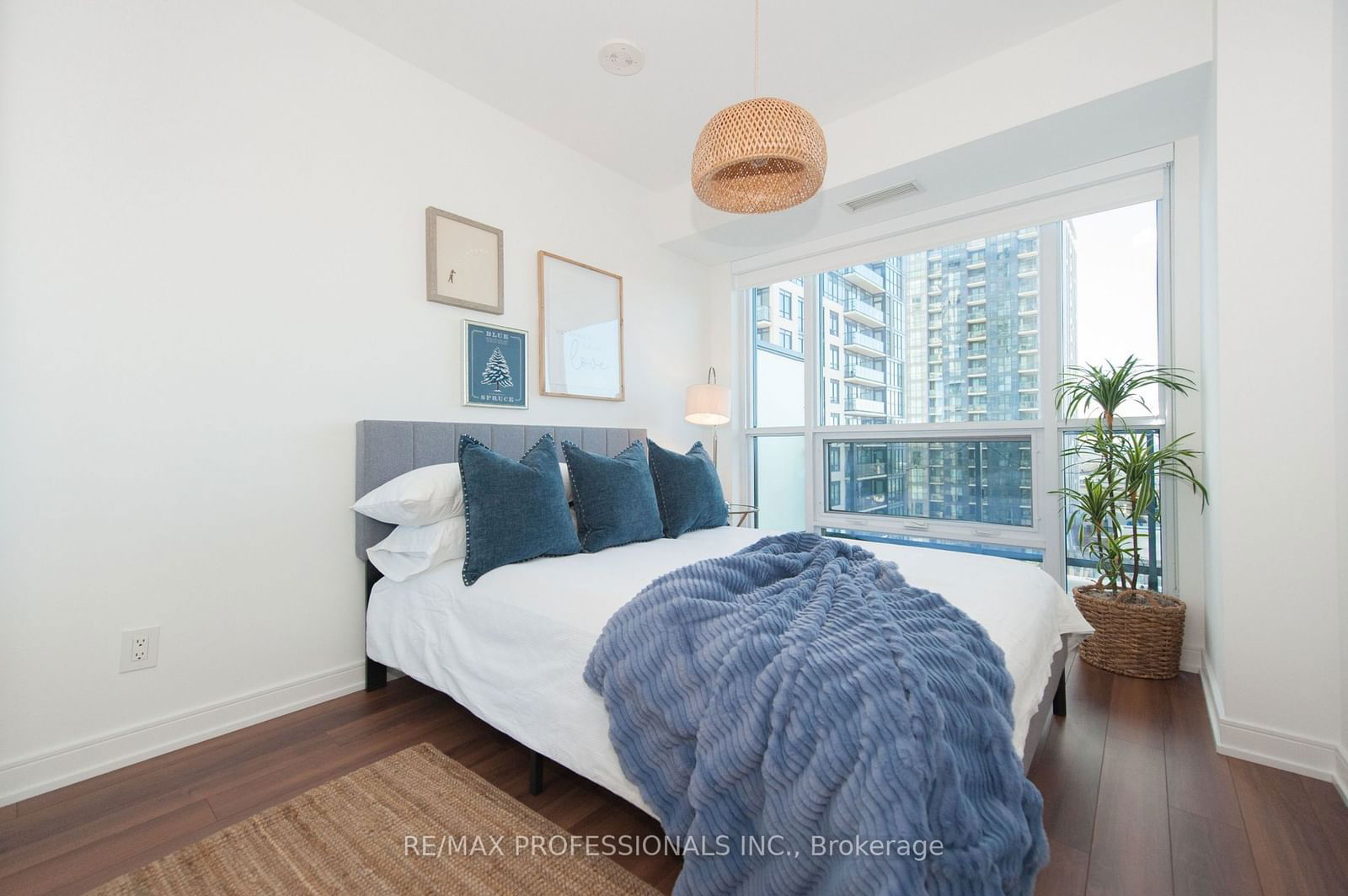 30 Samuel Wood Way, unit 1301 for sale