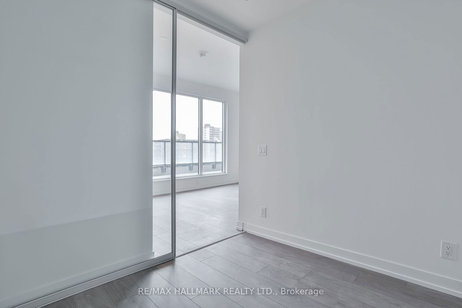 270 Dufferin St, unit 504 for rent