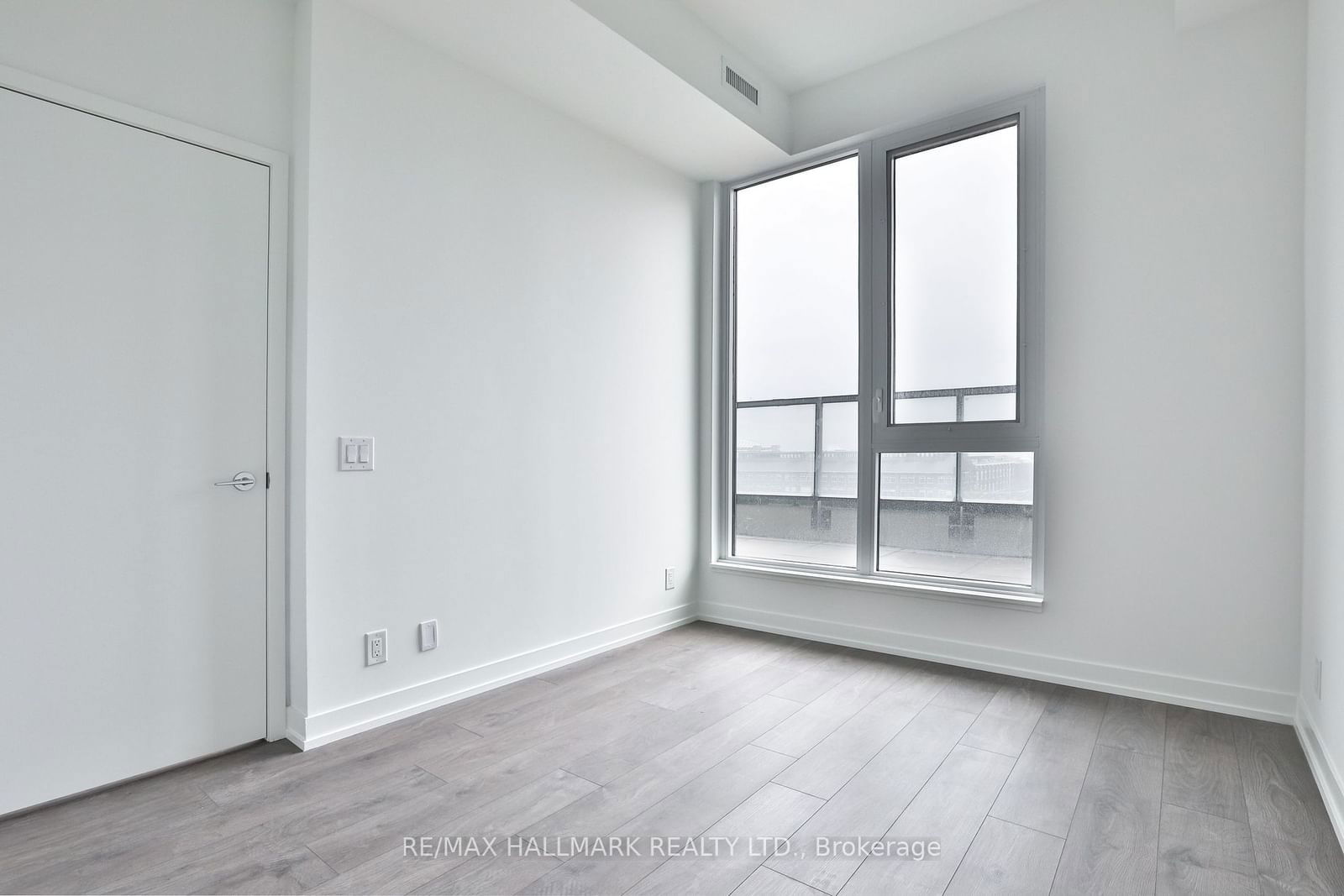 270 Dufferin St, unit 504 for rent