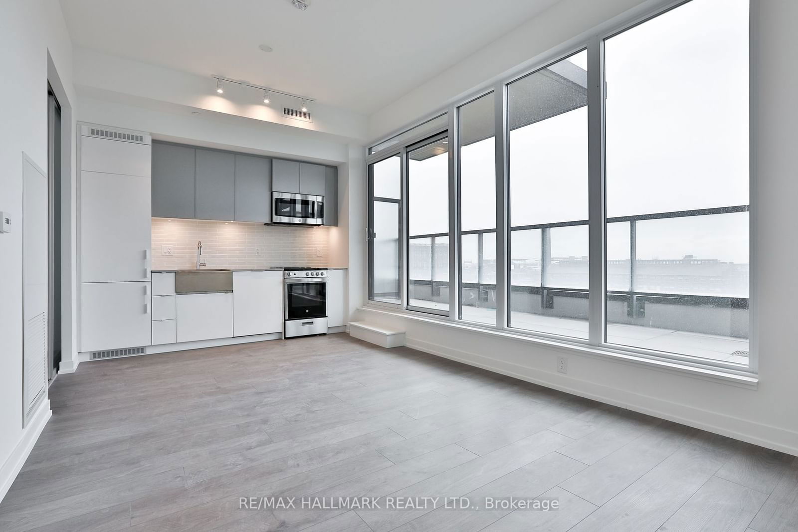 270 Dufferin St, unit 504 for rent