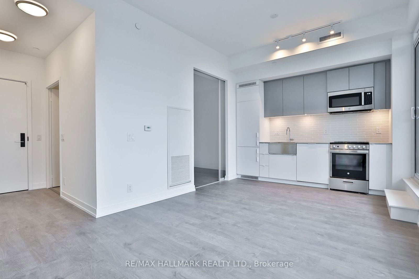 270 Dufferin St, unit 504 for rent