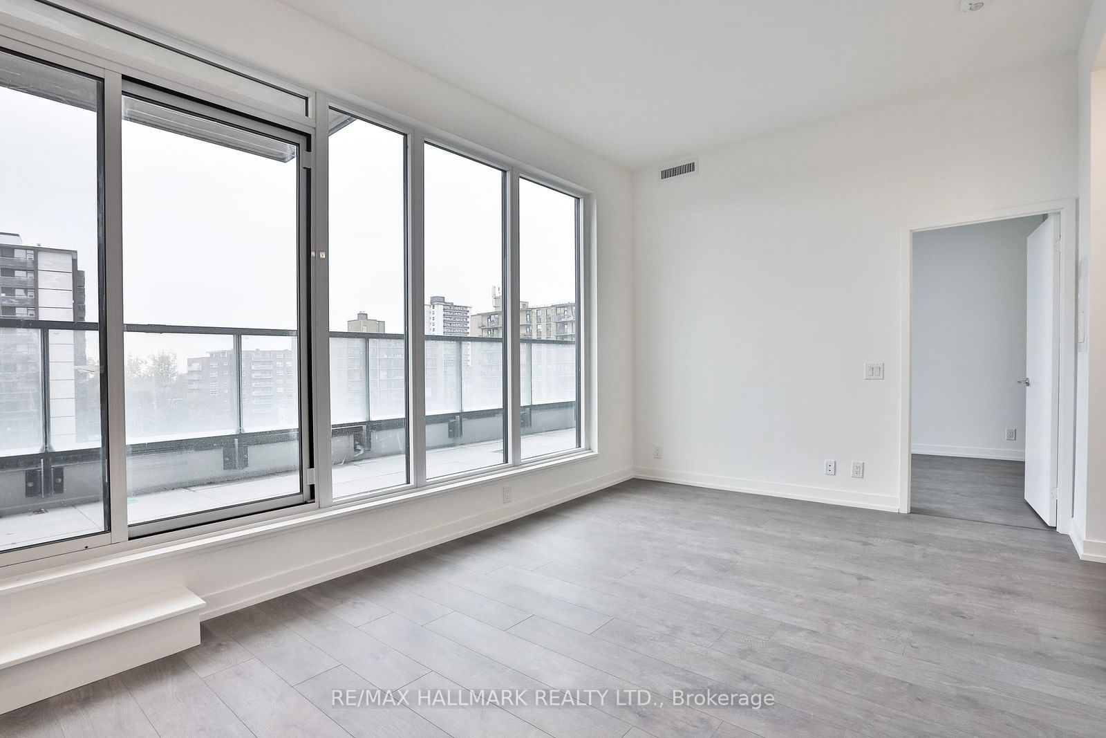 270 Dufferin St, unit 504 for rent