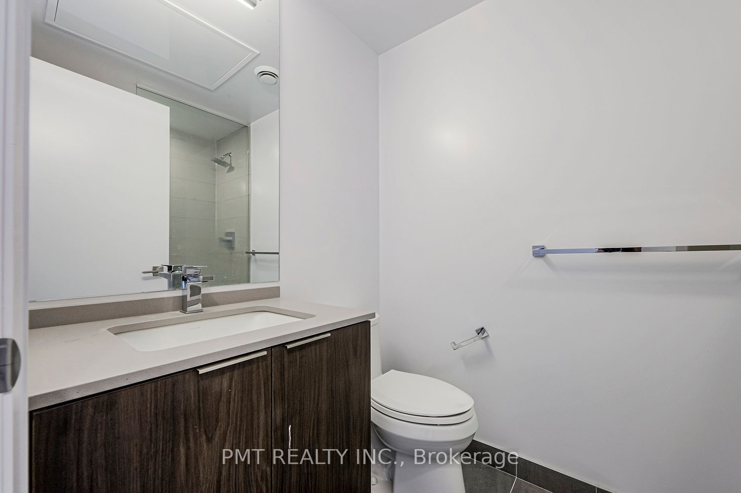 4208 Dundas St W, unit 422 for rent