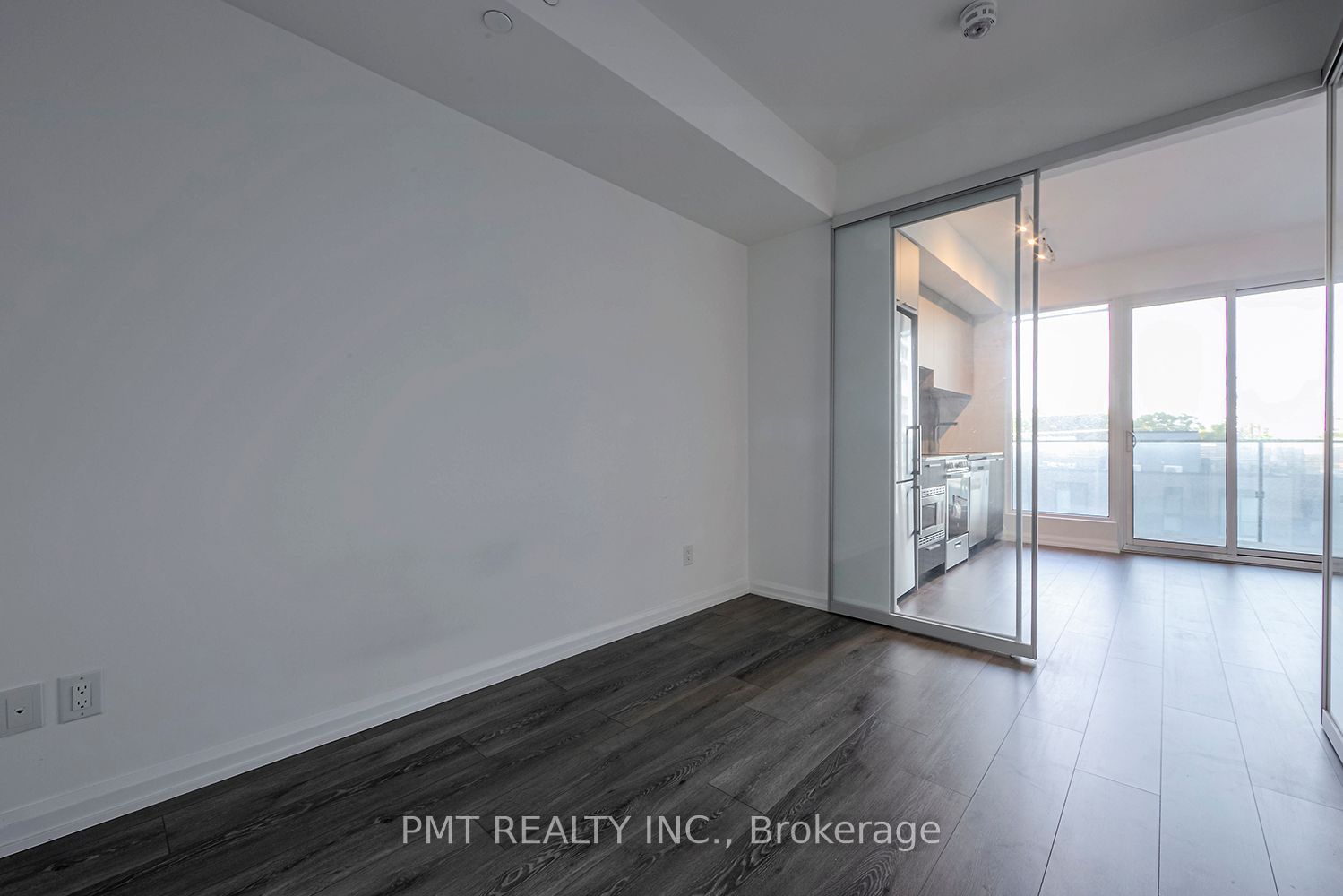 4208 Dundas St W, unit 422 for rent