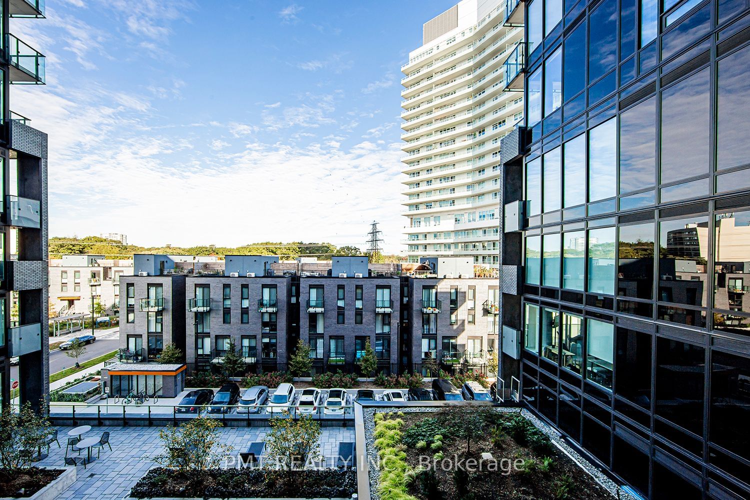 4208 Dundas St W, unit 422 for rent