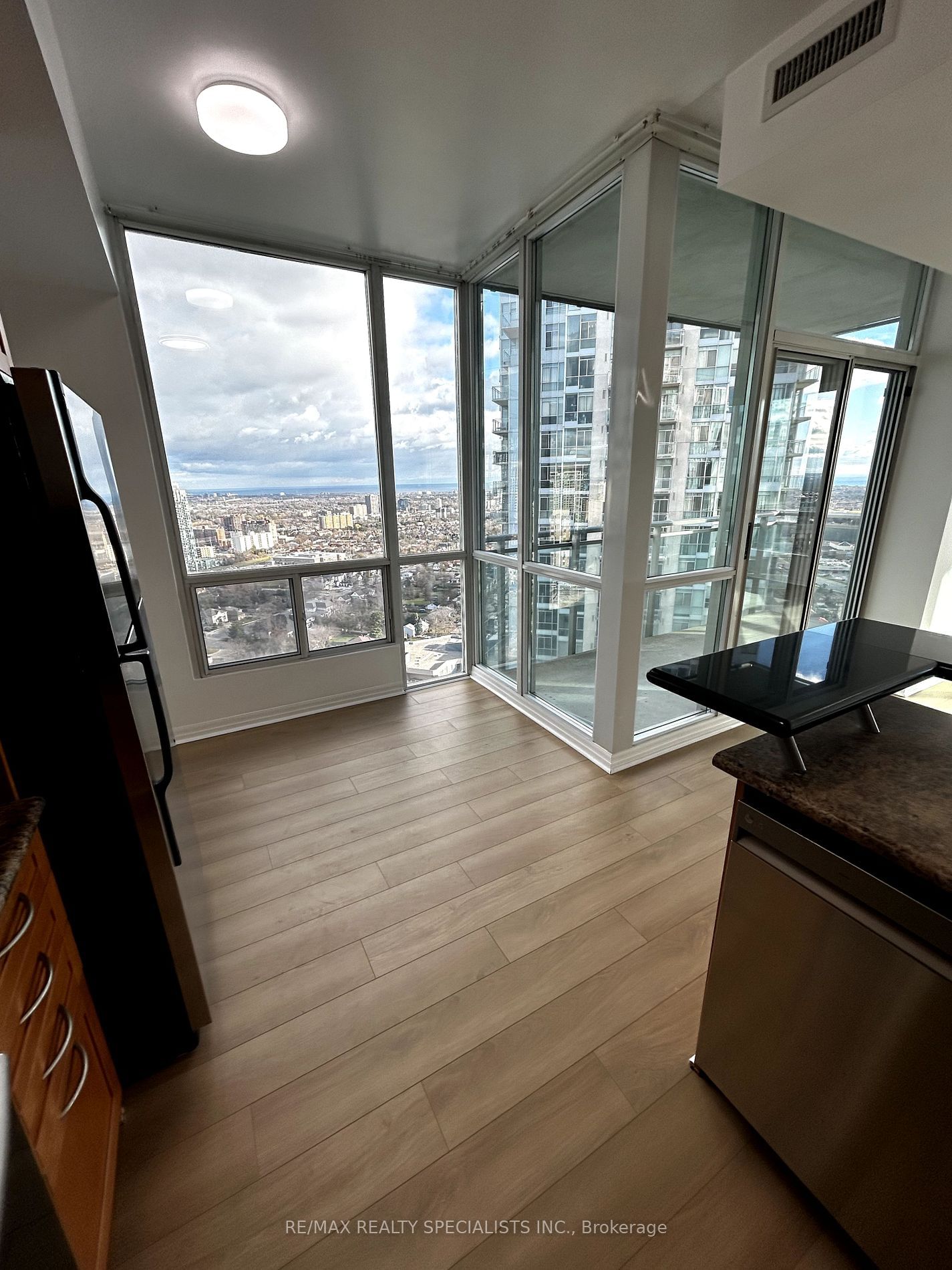 3939 Duke Of York Blvd, unit 3107 for sale