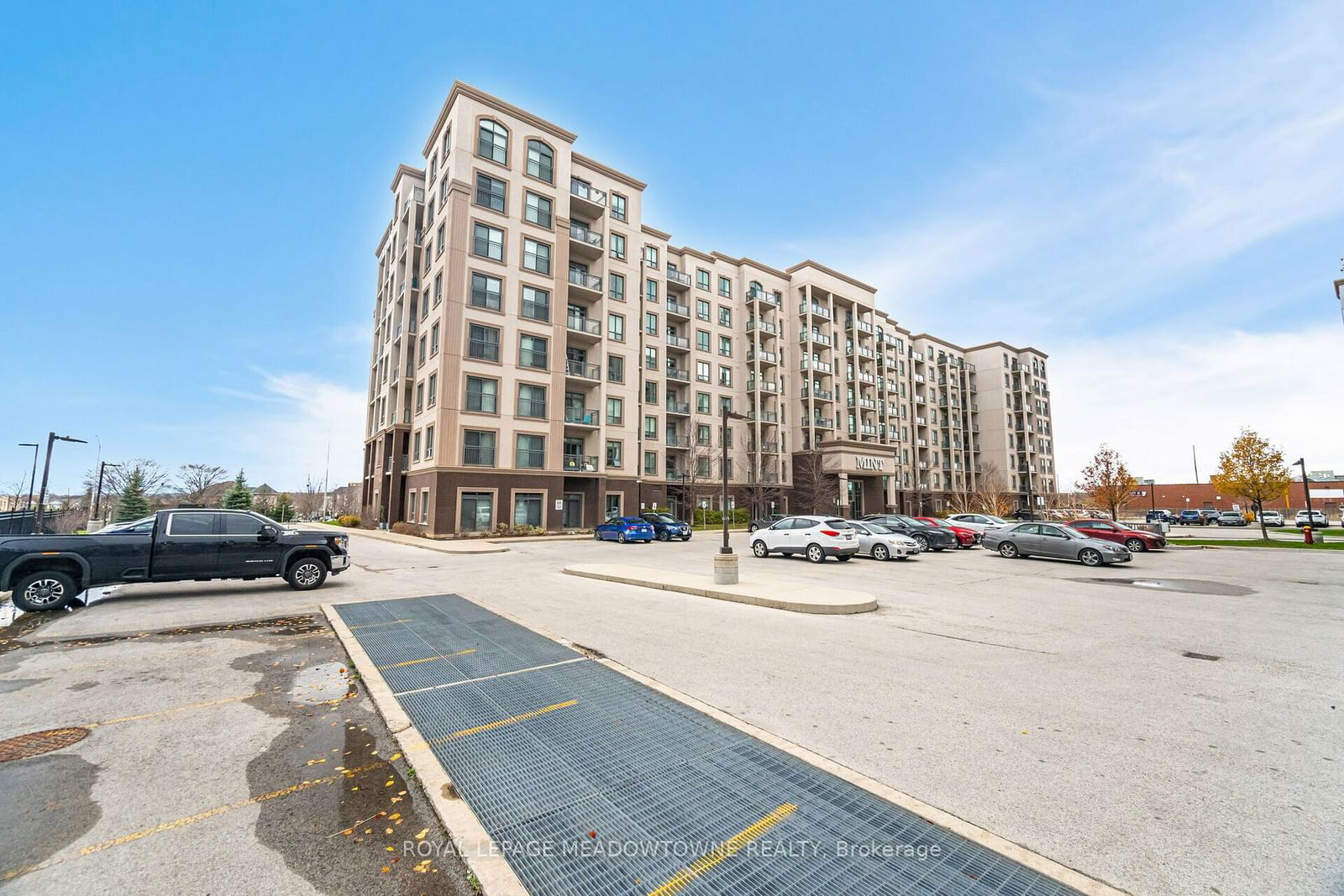 2490 Old Bronte Rd E, unit 406 for sale