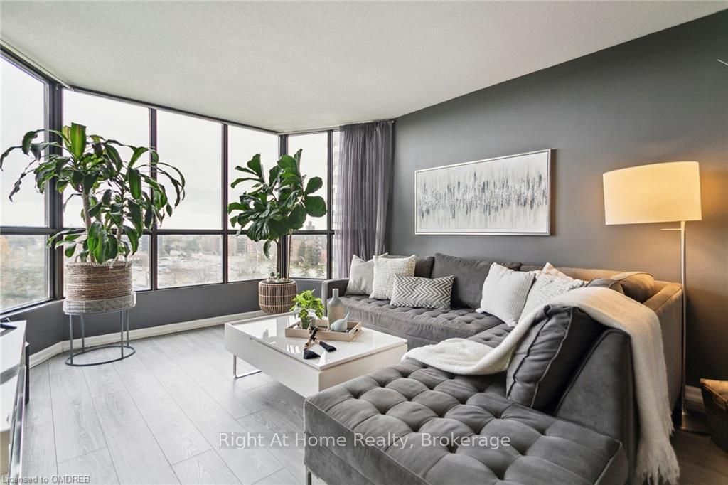 1333 BLOOR St, unit 901 for sale