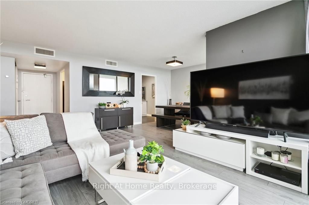 1333 BLOOR St, unit 901 for sale