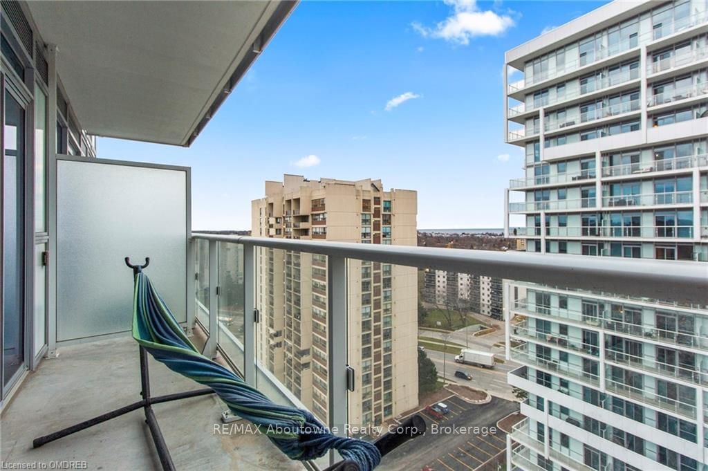 65 SPEERS Rd, unit 1306 for rent