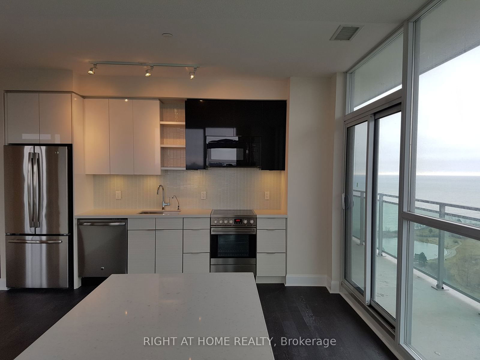 33 Shore Breeze Dr, unit 2503 for rent