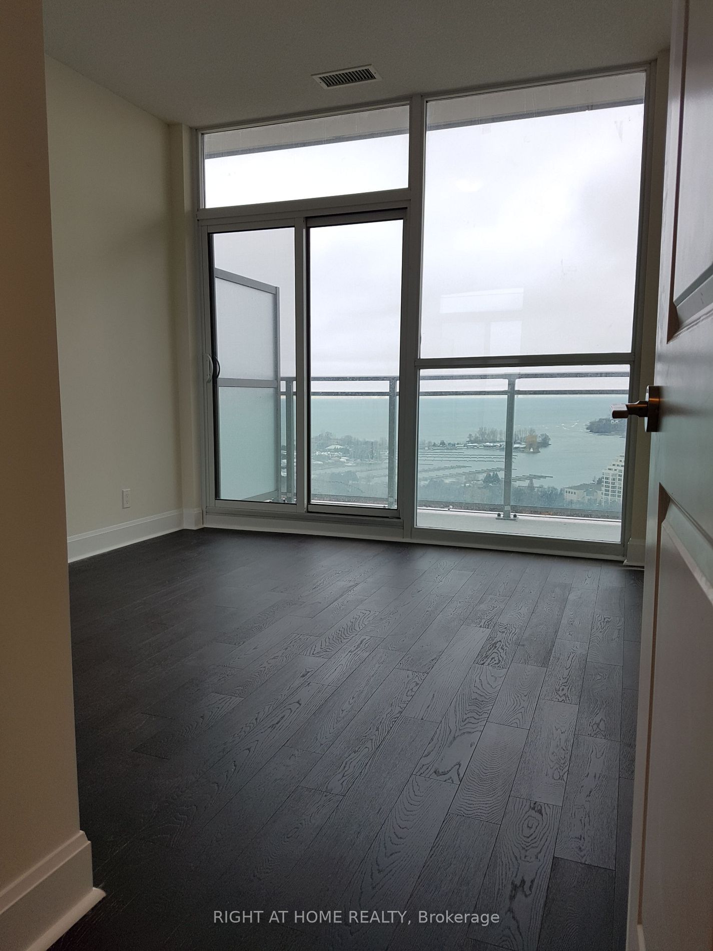 33 Shore Breeze Dr, unit 2503 for rent