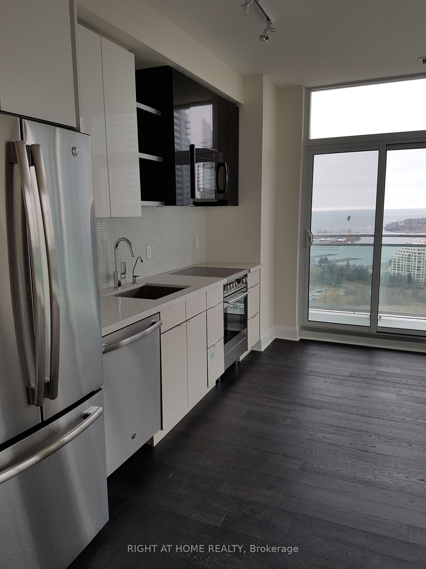 33 Shore Breeze Dr, unit 2503 for rent