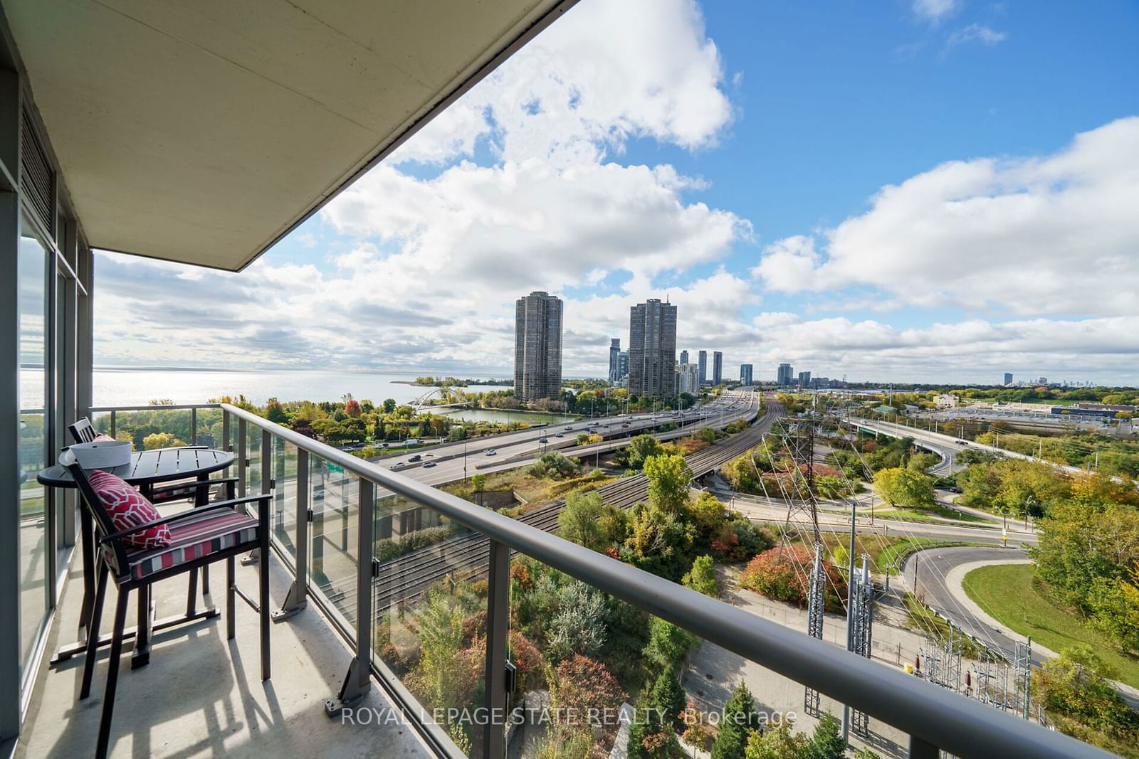 105 The Queensway, unit 1203 for rent