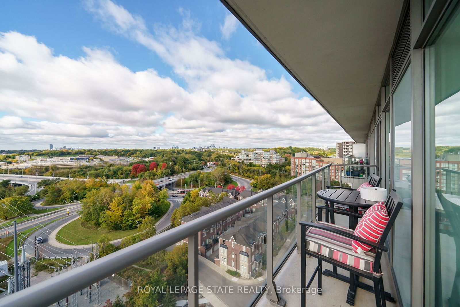 105 The Queensway, unit 1203 for rent