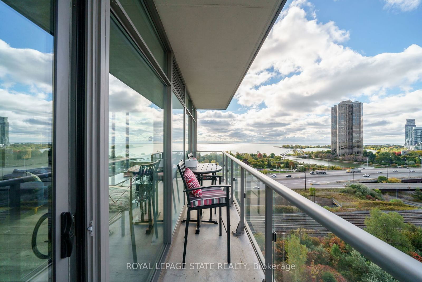 105 The Queensway, unit 1203 for rent