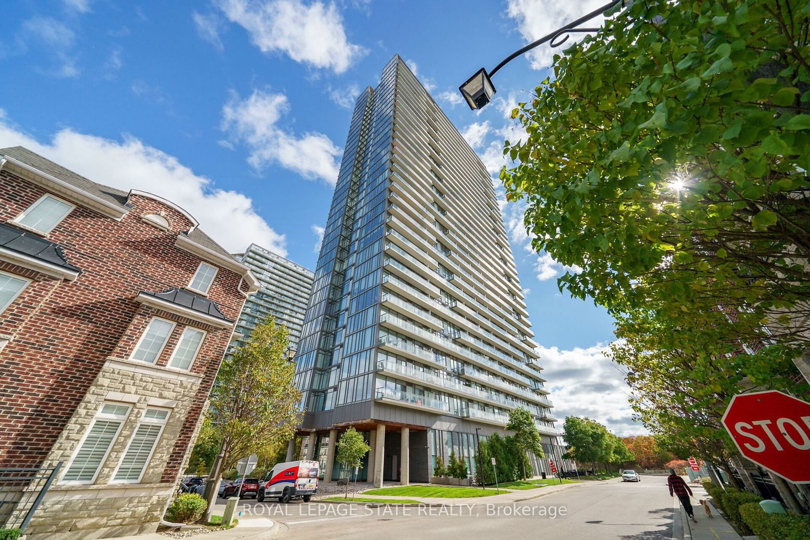 105 The Queensway, unit 1203 for rent