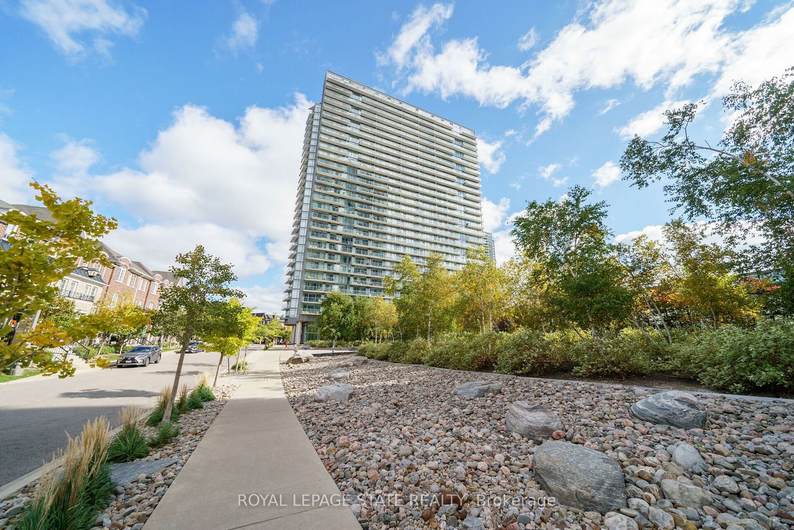 105 The Queensway, unit 1203 for rent